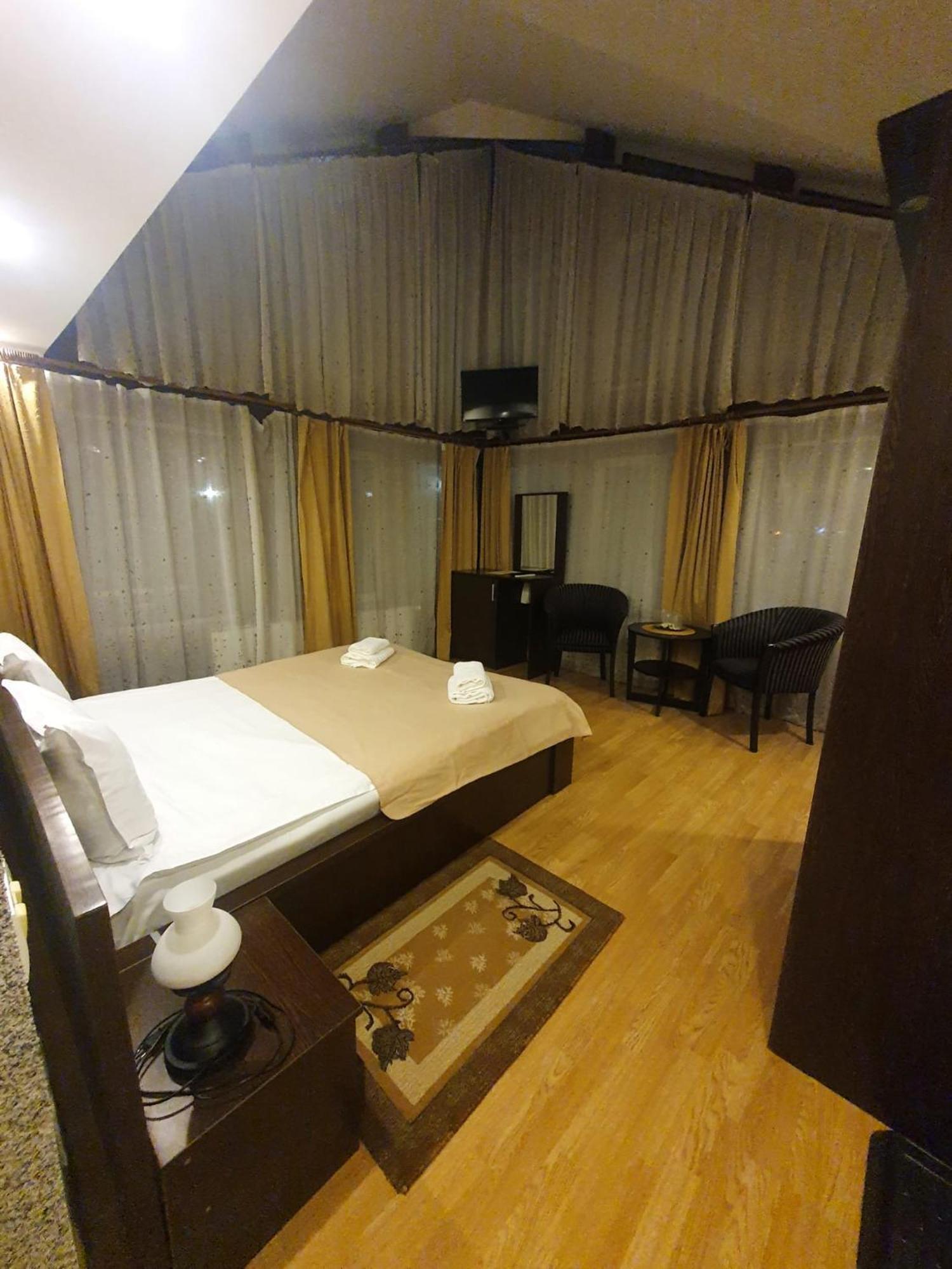 Pensiunea Caprioara Buşteni Exterior foto